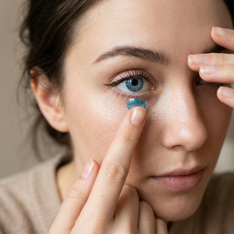 How To Put In Contact Lenses: A Step-By-Step Guide Care &Amp; Safety